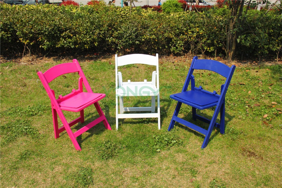 Kids Resin Folding Chair With Safety Lock3.png