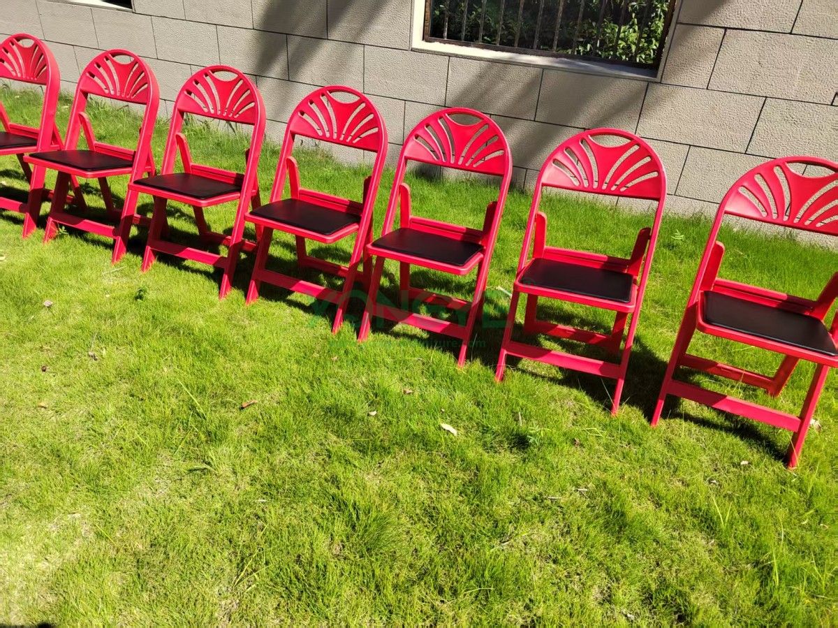 Fan Back Resin Folding Chair7.jpg