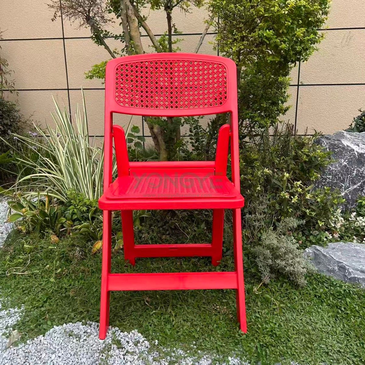 Patio events outdoor garden ratten holes seat back resin folding chair (2).jpg