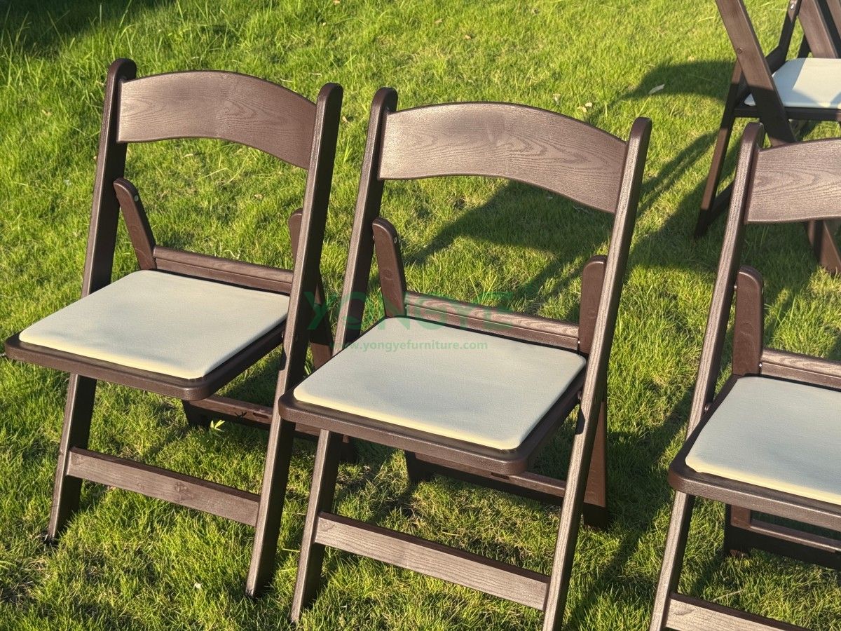Resin Folding Chair With Wood Grain17.jpg